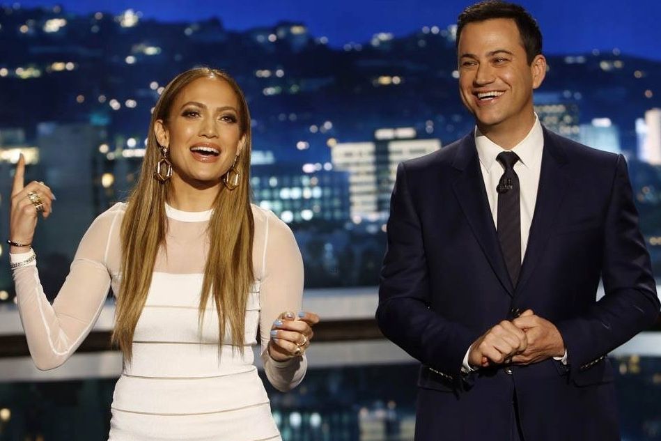 Jennifer Lopez : Kimmel (April 2014) photo jennifer-lopez-teaches-jimmy-kimmel-the-words-to-i-luh-ya-papi-02.jpg