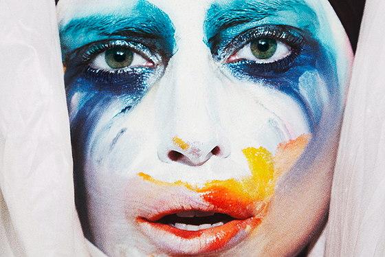Lady GaGa : Applause photo Lady-Gaga-Goes-on-ARTPOP-Tweeting-Spree-Announces-Applause-Video-Release-Date.png