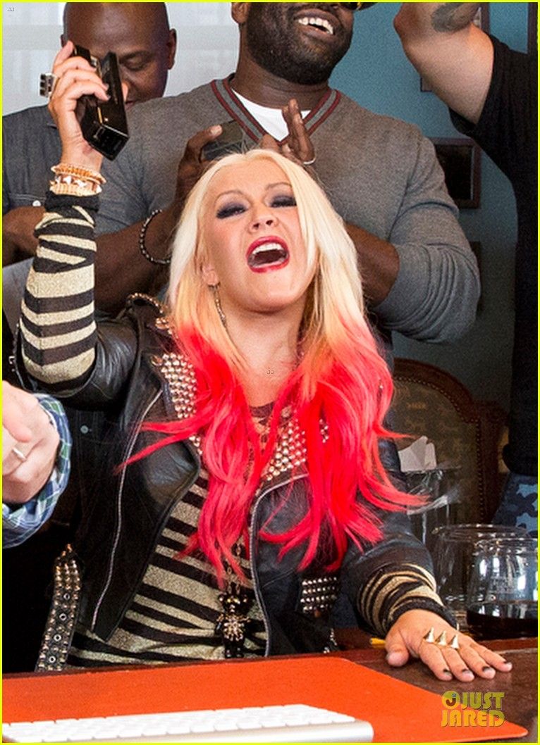 Jimmy Fallon (November 2012), Christina Aguilera