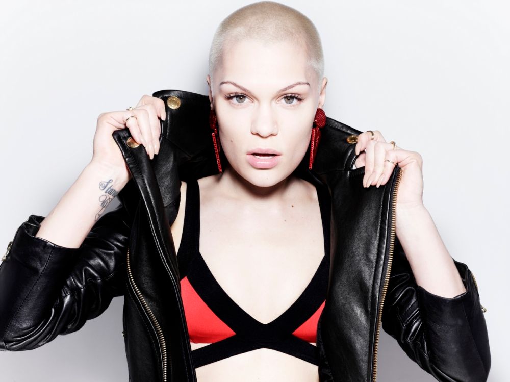 Jessie J : Alive (Promo) photo ay_118801719.jpg