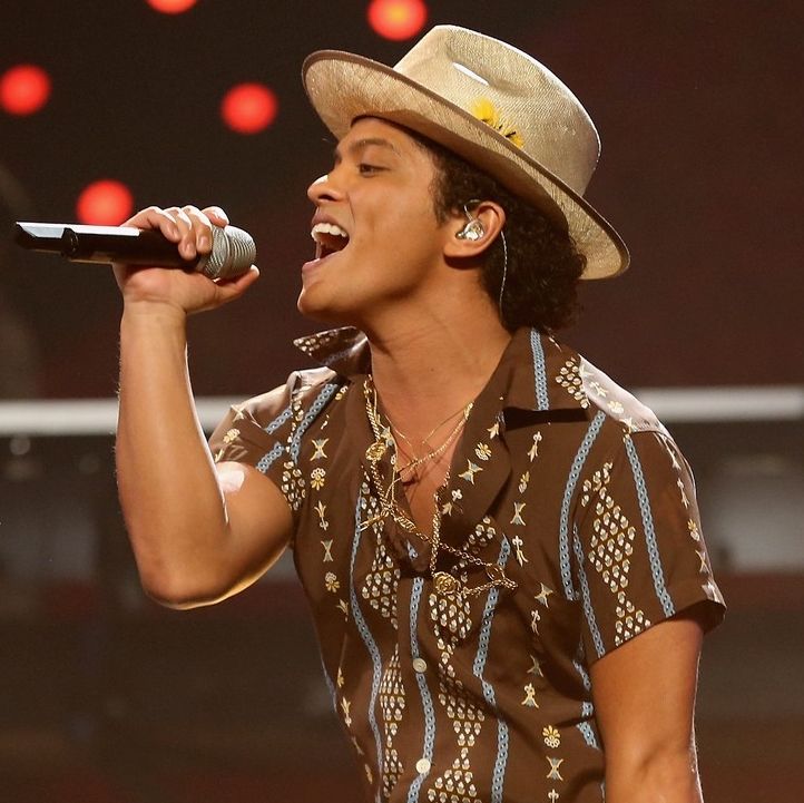 Bruno Mars : 2013 iHeartRadio photo bruno-mars-drake-miguel-perform-iheartradio-watch-11.jpg