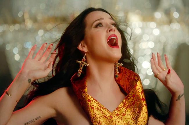 Katy Perry : Unconditionally (Video) photo katy-perry-unconditionally-video-650-430b.jpg