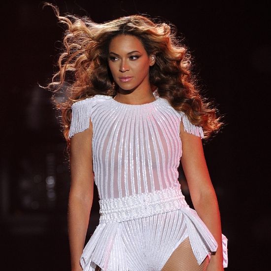 Beyonce 2013 photo o-BEYONCE-MRS-CARTER-TOUR-900.jpg