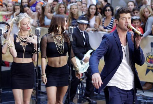 Robin Thicke : Today (July 2013) photo ROBIN-THICKE-TODAY.jpg