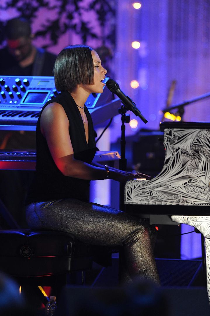 VH1 Storytellers 2012, Alicia Keys