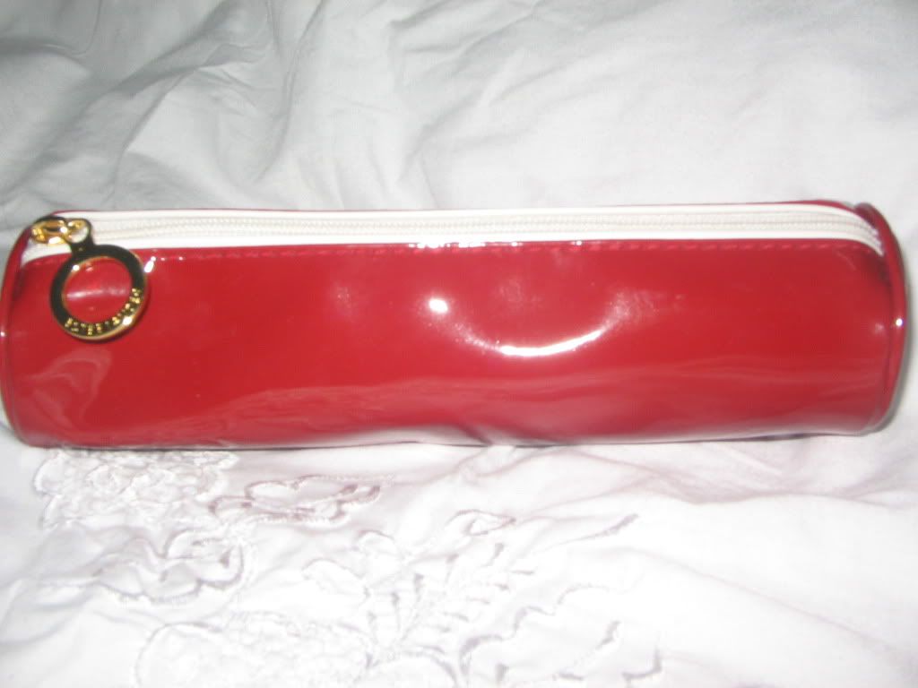 CLINIQUE RED POUCH