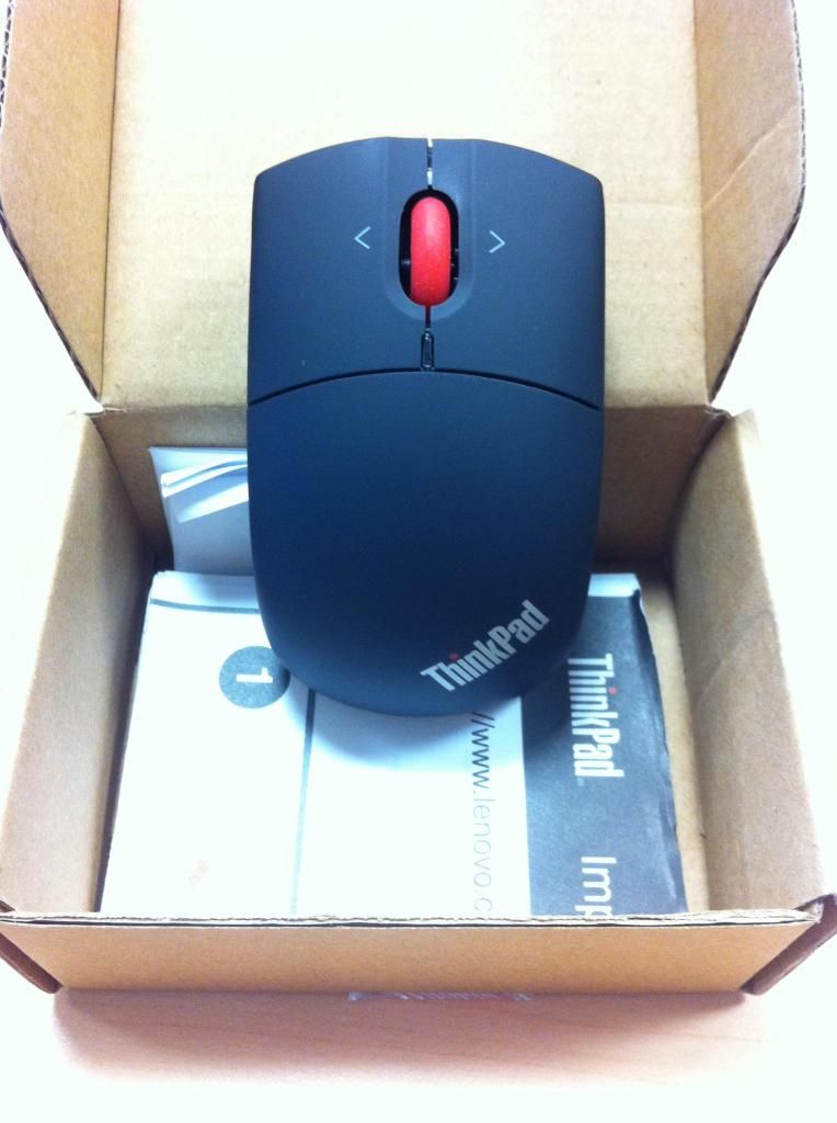 Mouse: Lenovo ThinkPad Wireless Mouse 0A36193 - 1