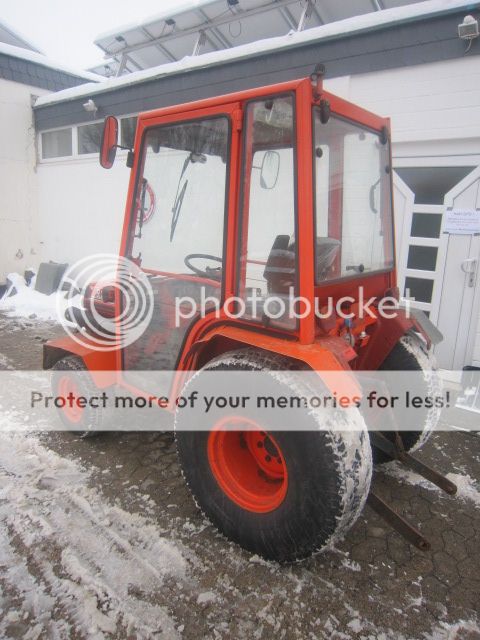 Traktor Schlepper Zugmaschine Winterdienst Allrad Kubota